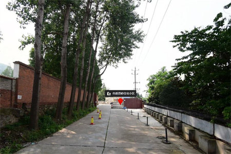 酿造厂小区3室2厅1卫123平米南向客厅，看房方便